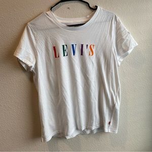 Levi’s tee